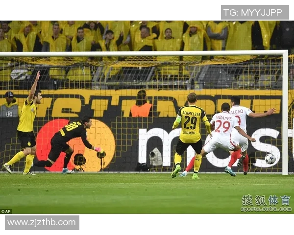 多特蒙德球迷暴力事件引发欧冠禁赛三场及罚款五十万欧元惩罚