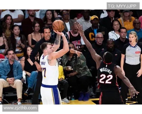 湖人对阵热火精彩直播高清回放全程分析与赛后点评 湖人对阵热火精彩直播高清回放全程分析与赛后点评