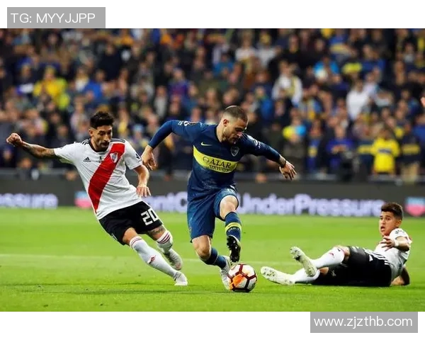 熊本深红与金泽塞维的激烈对决展现足球魅力与团队精神的巅峰较量 熊本深红与金泽塞维的激烈对决展现足球魅力与团队精神的巅峰较量