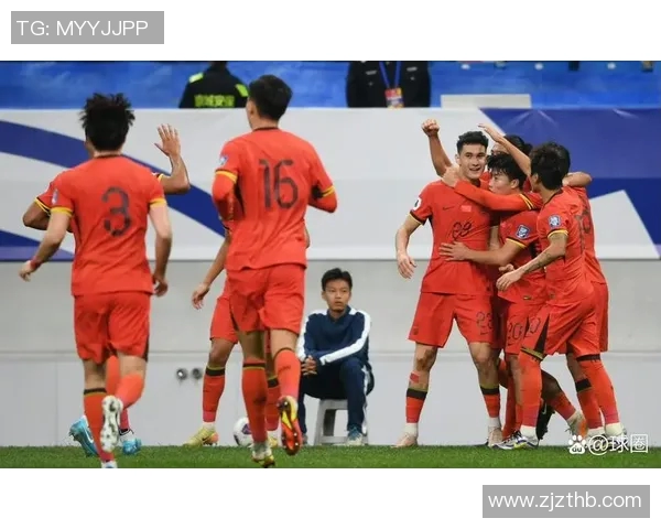 新疆足球队与国足激战正酣谁将赢得这场精彩对决 新疆足球队与国足激战正酣谁将赢得这场精彩对决