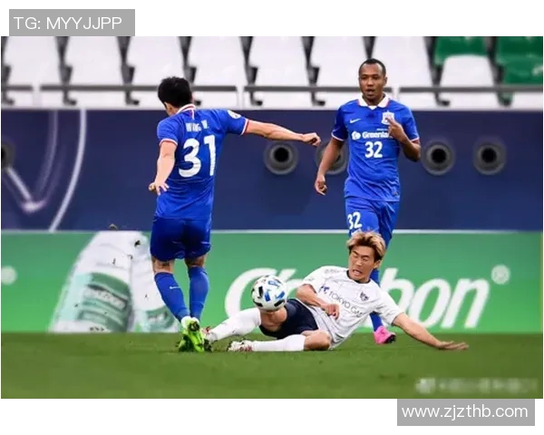 重庆与申花激战正酣现场直播全程回顾与精彩瞬间分析 重庆与申花激战正酣现场直播全程回顾与精彩瞬间分析